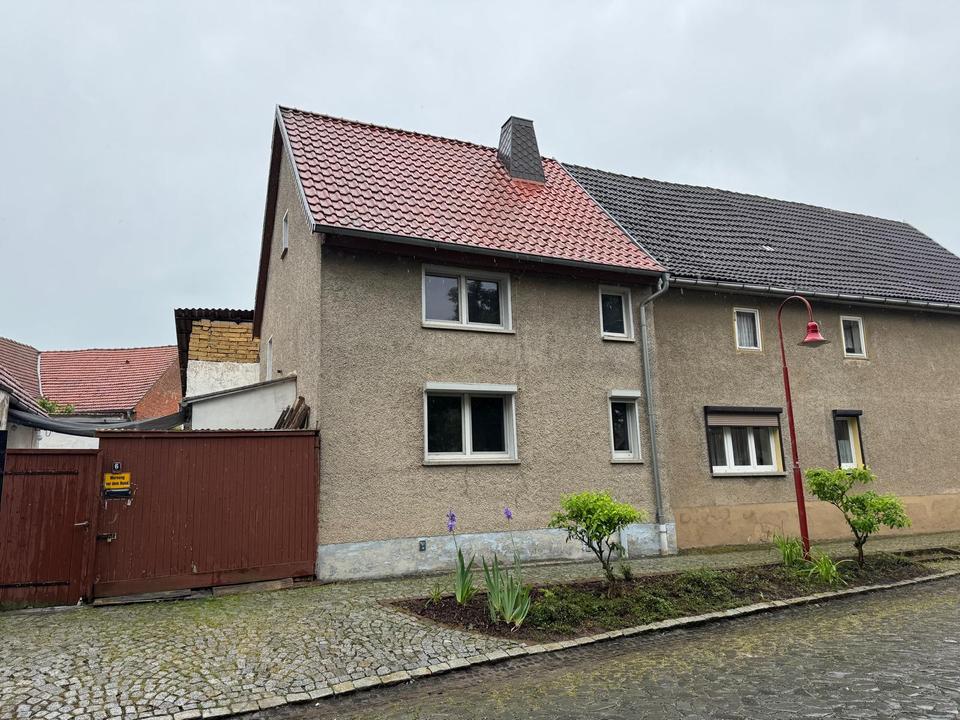 Thumbnail-Zu verkaufen: Charmantes Wohnhaus mit Innenhof.