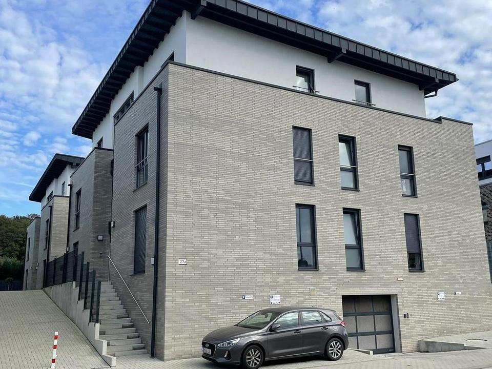 Thumbnail-Exklusive neue 1.OG-Wohnung mit Balkon - ideal für z.B. berufstätige Paare