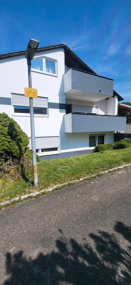 Thumbnail-Mehrfamilienhaus mit großer TerrassePergola und Garten