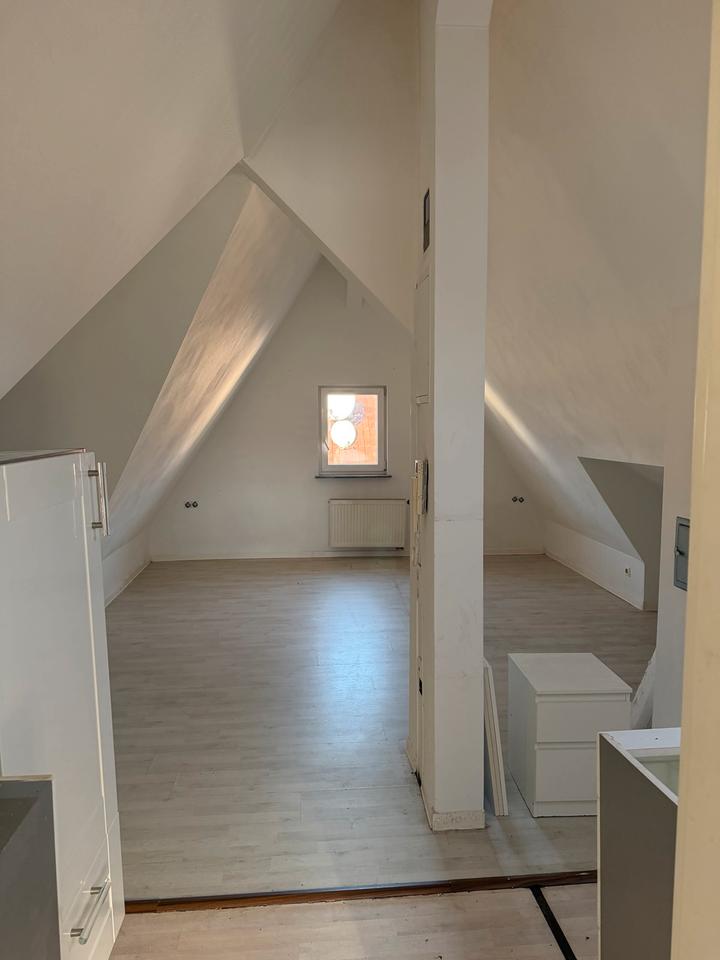 Thumbnail-Dachgeschosswohnung mit extra Bad