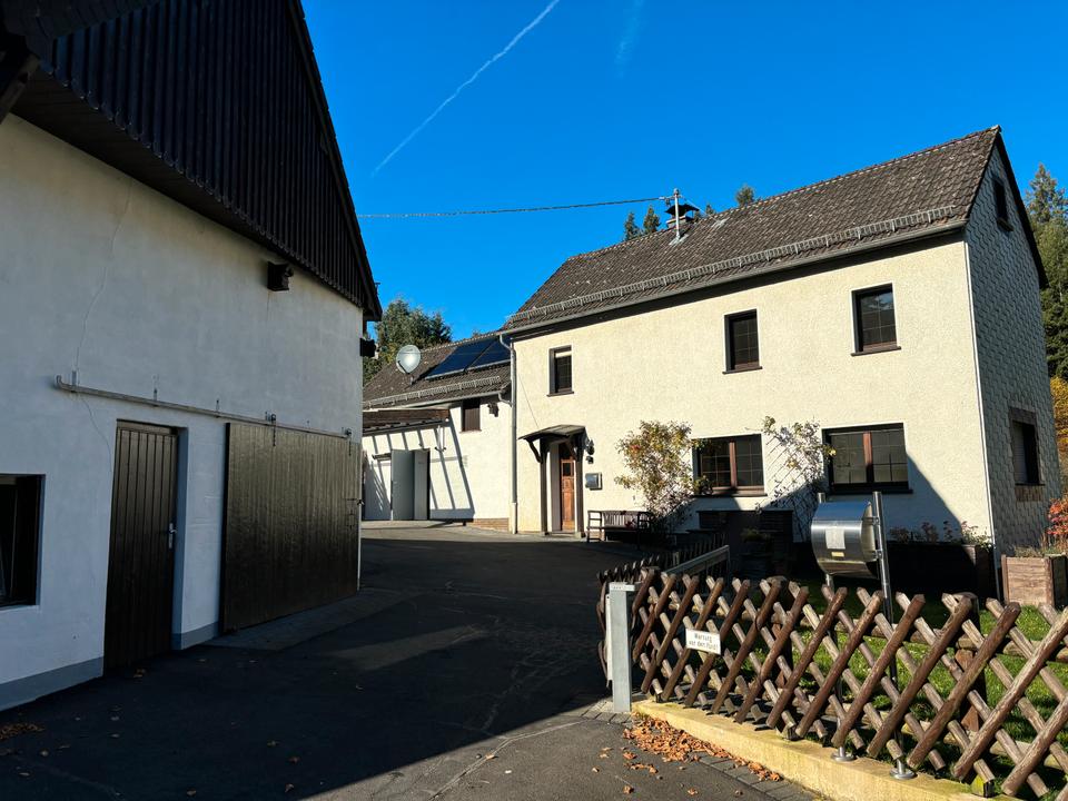 Thumbnail-Einfamilienhaus mit Nebengebäude auf Eckgrundstück !Ringnähe!