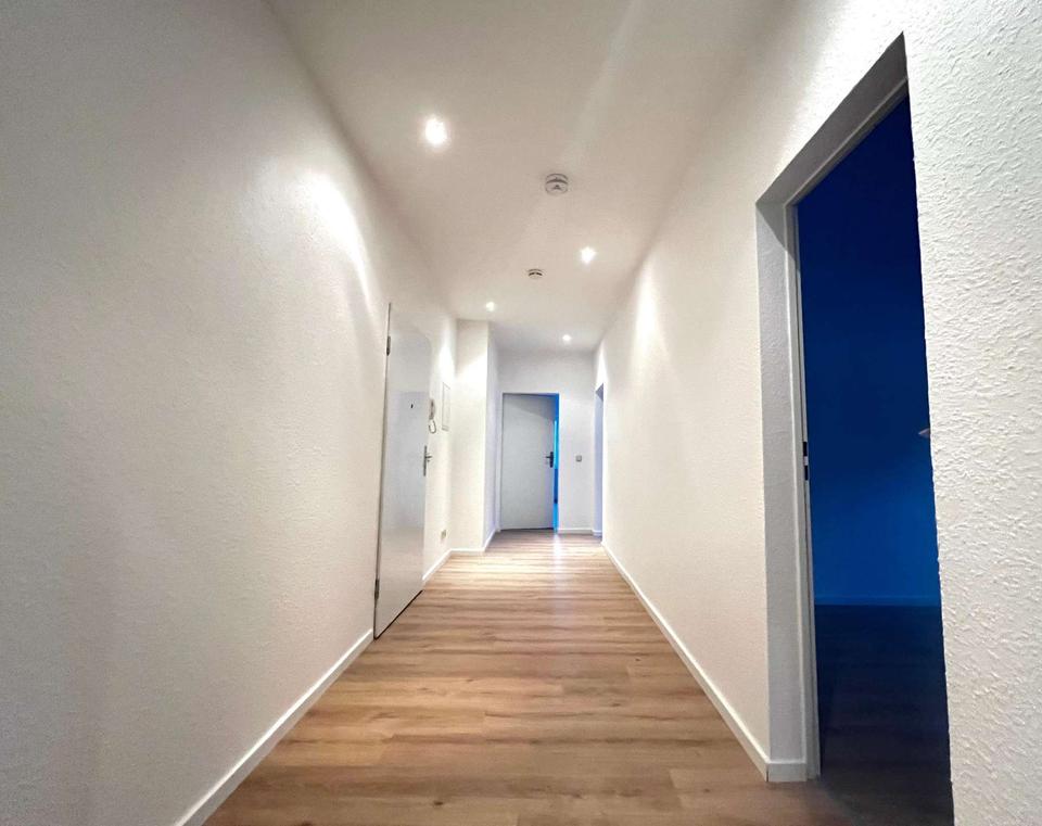 Thumbnail-*** Erstbezug: Frisch modernisierte 3-Raum-Dachgeschosswohnung in Chemnitz-Lutherviertel ***