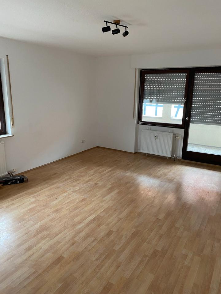 Thumbnail-Helle 2 Zimmer Wohnung mit Balkon in Leonberg Eltingen