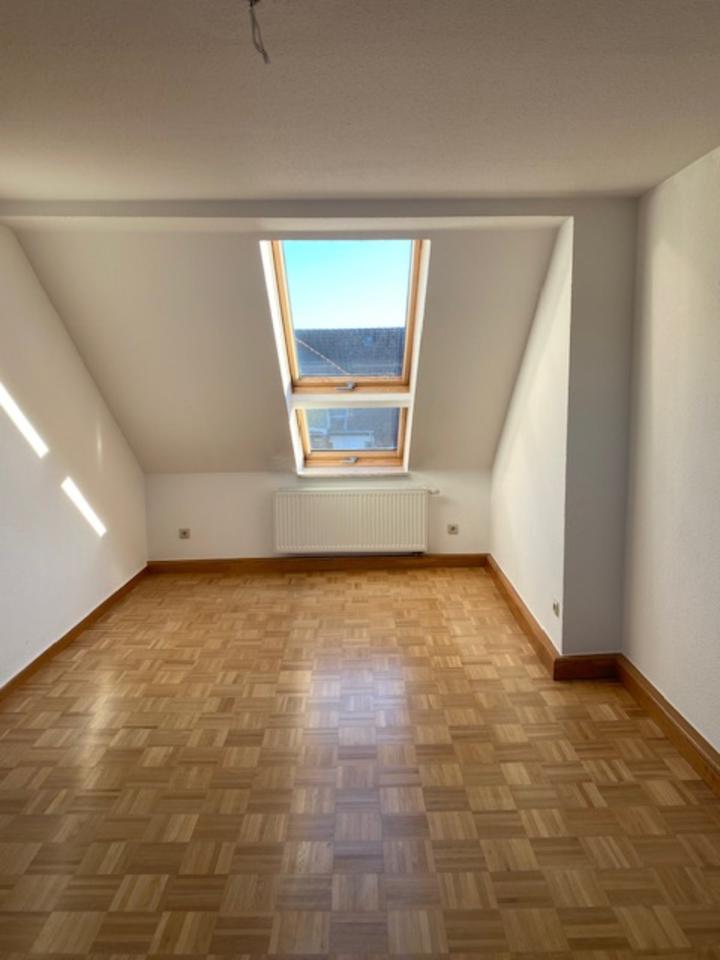 Thumbnail-Helle, neu renovierte Dachgeschosswohnung!