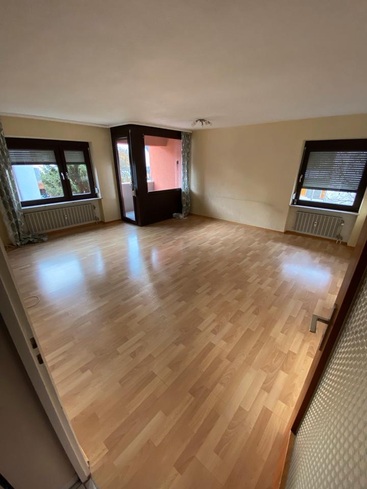 Thumbnail-Gepflegte 3 Zimmer Wohnung mit Balkon und Einbauküche