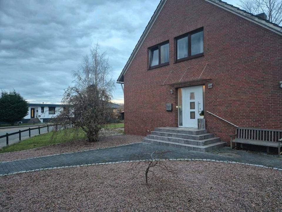 Thumbnail-Familienhaus mit 2 Wohneinheiten, PV-Anlage & großem Grundstück i