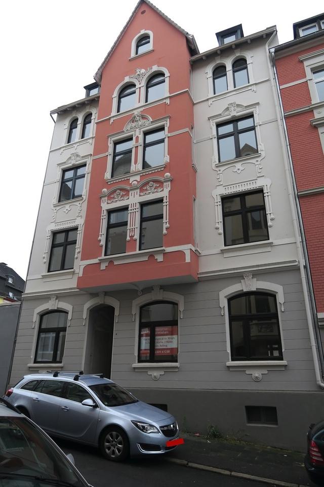 Thumbnail-5-Zi-Komfortwohnung mit Balkon, Aufzug und auf Wunsch Garage