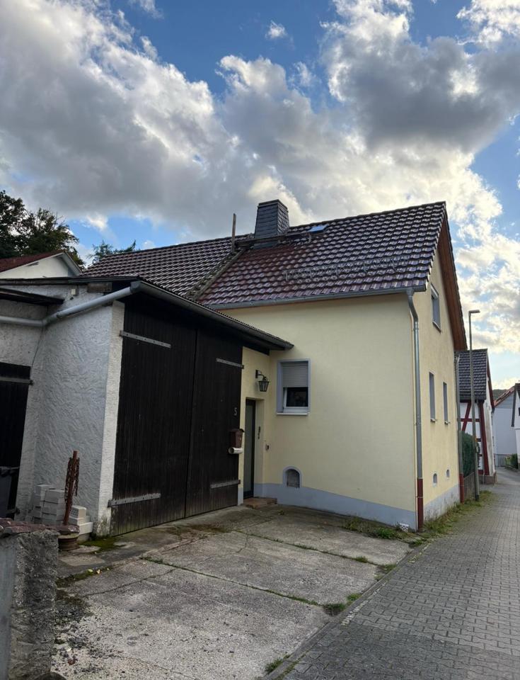 Thumbnail-Charmantes Einfamilienhaus mit Scheune in Waldems Niederems