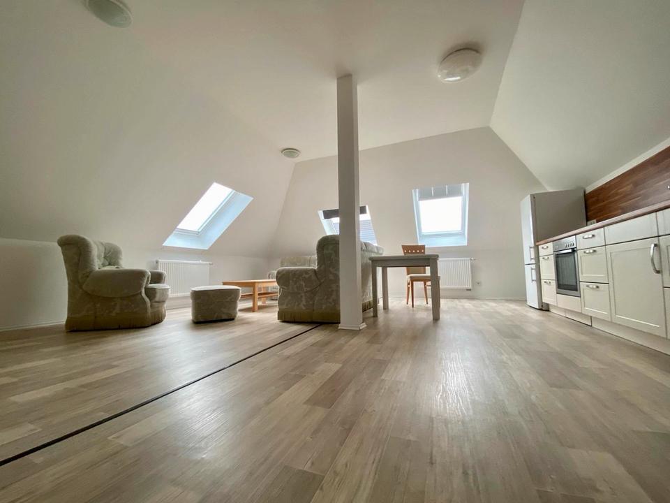 Thumbnail-2- Zimmer-Wohnung mit eigenem Eingang & Stellplatz