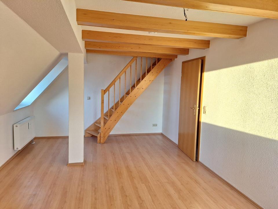 Thumbnail-Gemütliche 2-Raum-Dachgeschoß-Maisonettewohnung