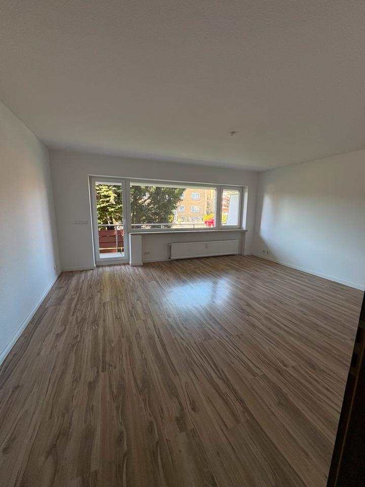 Thumbnail-Helle renovierte 3-Zimmer Wohnung mit Balkon