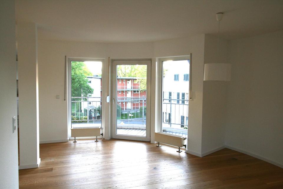 Thumbnail-2-Zimmer Whg mit EBK und TG-Platz in Leverkusen WiesdorfErstbezug nach Renovierung