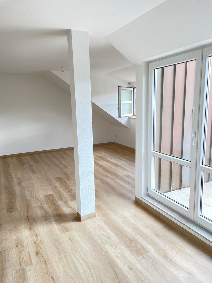 Thumbnail-2 Zimmer DG-Wohnung mit Balkon & Stellplatz, 68 qm