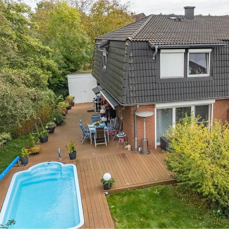 Thumbnail-Attraktives Reihenendhaus mit Außenpool in Neu Wulmstorf