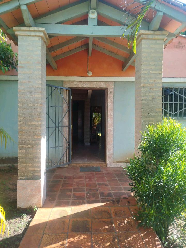 Thumbnail-ItauguáParaguay. HausGrundstück mit Titel in