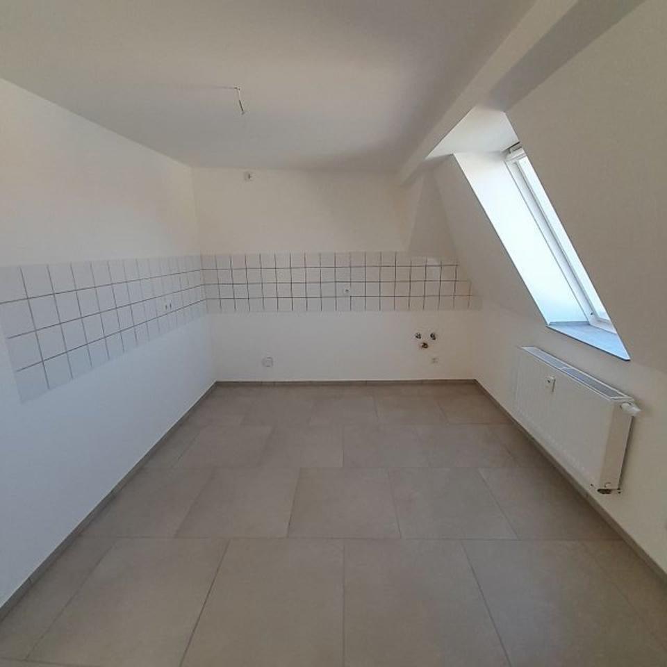 Thumbnail-Helle 3-Zi DG Wohnung mit EBK in der Stadt