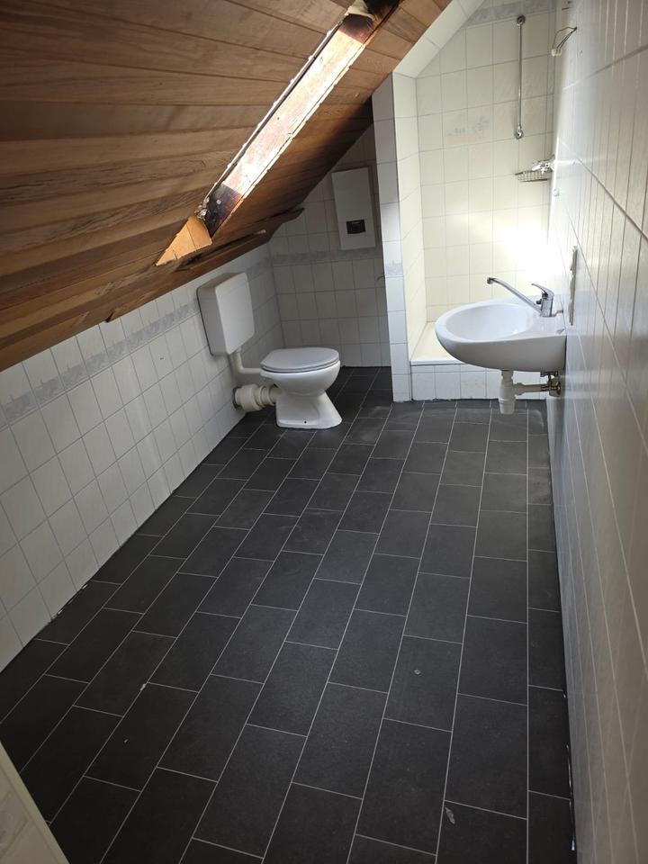 Thumbnail-Heller Hobbyraum im DG zu vermieten!