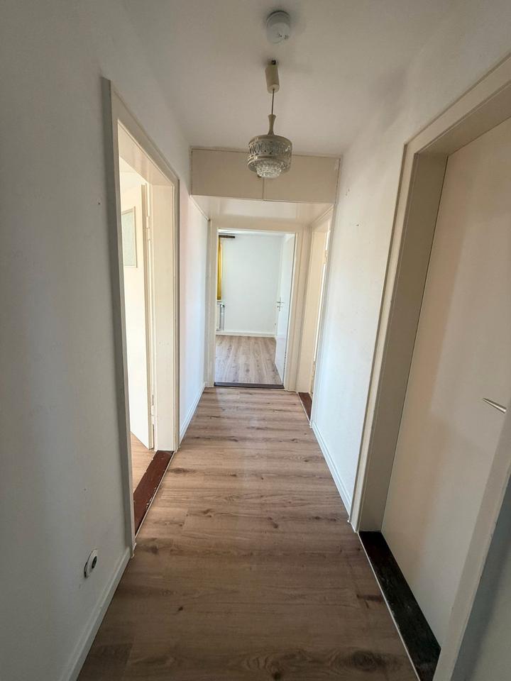 Thumbnail-2,5 Zimmer Wohnung - frisch renoviert - Langenhagen Krähenwinkel