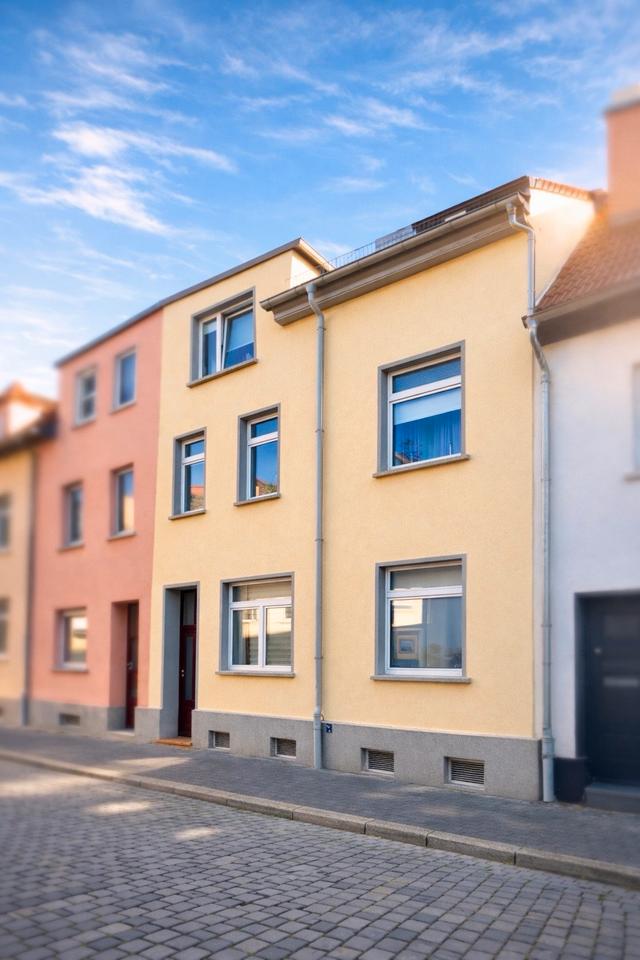Thumbnail-Charmantes saniertes Stadthaus mit großem Balkon und viel Licht