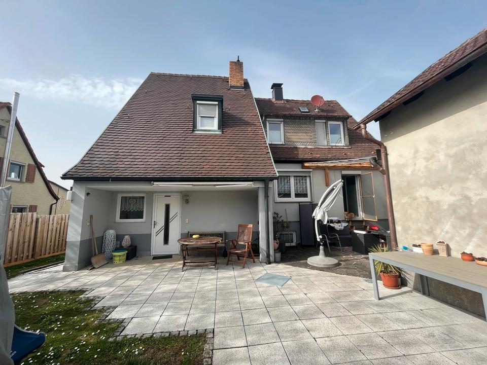 Thumbnail-Freistehendes Einfamilen-Zweifamilienhaus in Waldbüttelbrunn