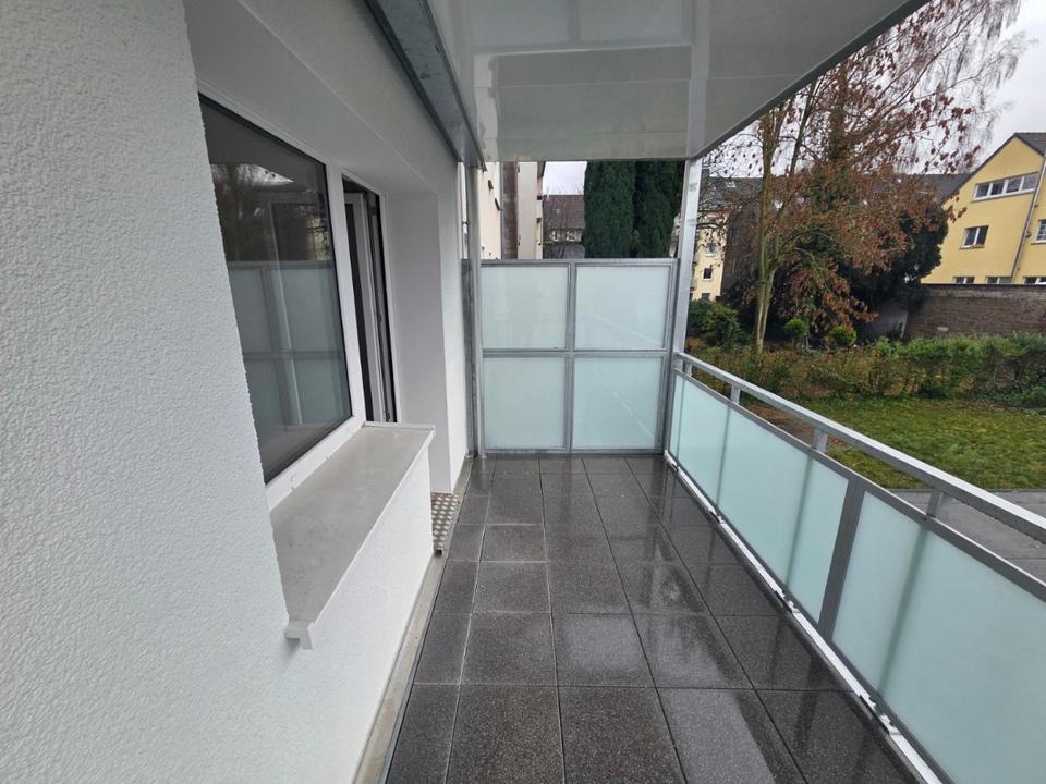 Thumbnail-Helle 2-Zimmerwohnung mit Balkon in der Nähe vom Grugapark