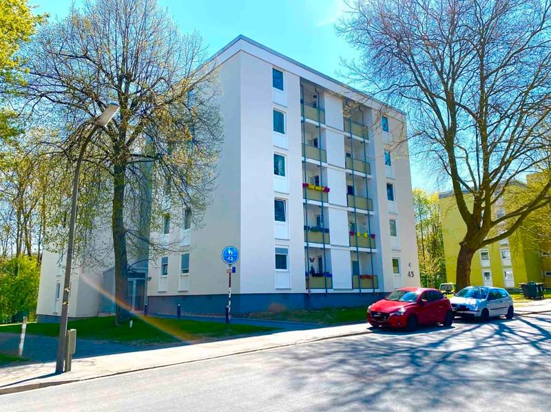 Thumbnail-3-Zimmer-Wohnung,komplett renoviert mit schönen hellen und grossen Räumen