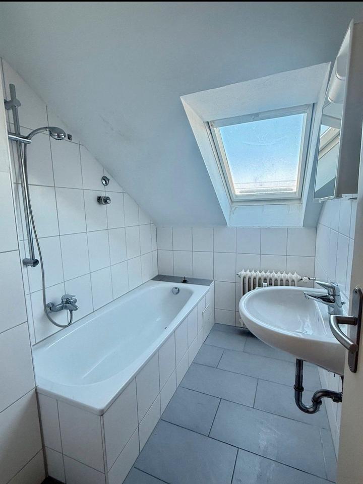 Thumbnail-Ab SOFORT ! Helle 3,5 Zimmer Dachgeschoss wohnung zu vermieten