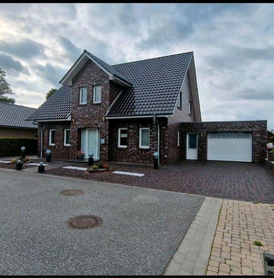 Thumbnail-Einfamilienhaus mit Garage