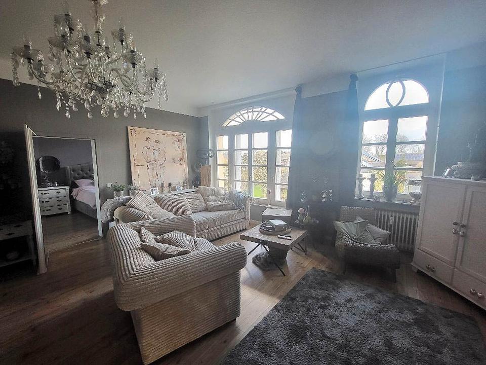 Thumbnail-Stilvolle, großzügige 3-Zi-Wohnung mit Einbauküche in denkmalgeschützter Hofanlage