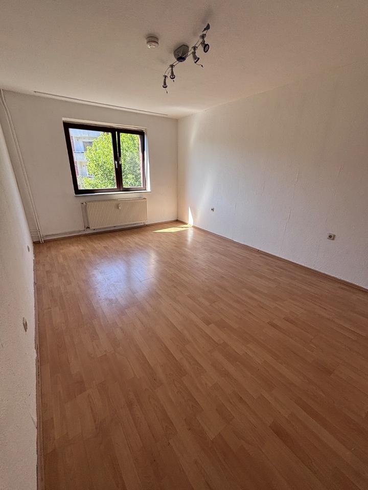 Thumbnail-2-Zimmer-Wohnung, 57 m², 1. OG, Badewanne – Bahnhofstraße 4a, 47119 Duisburg