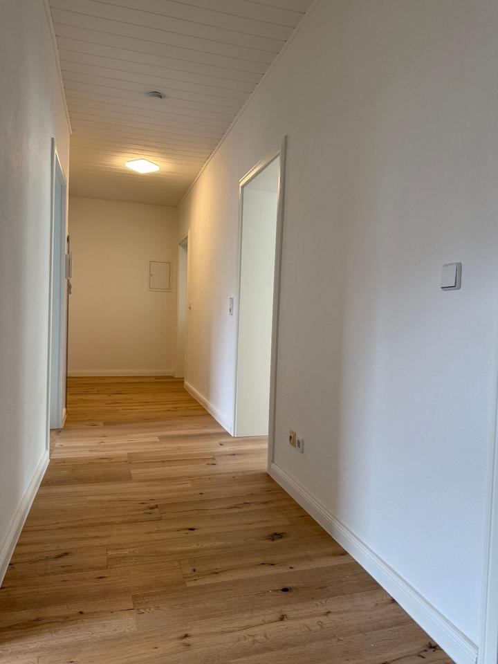 Thumbnail-Schöne 3-Zimmerwohnung (1. OG) Meerane