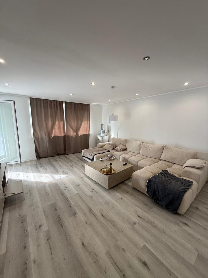 Thumbnail-Moderne 4-Zimmer-Wohnung mit Balkon im ruhiger Lage