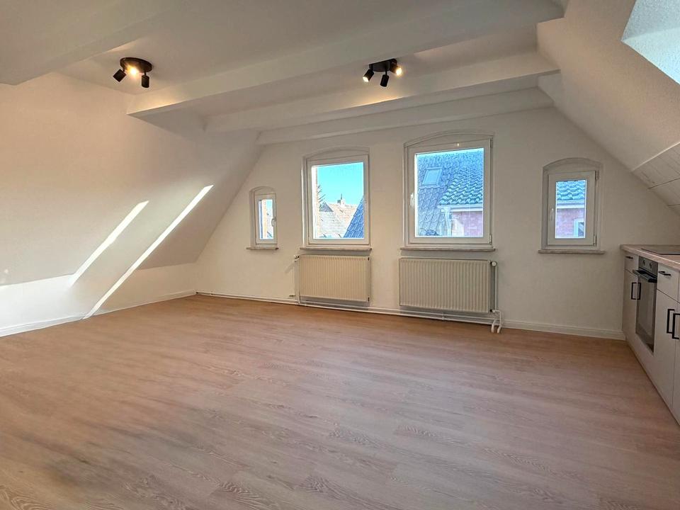 Thumbnail-Gemütliche DG-Wohnung – frisch renoviert, ab sofort verfügbar