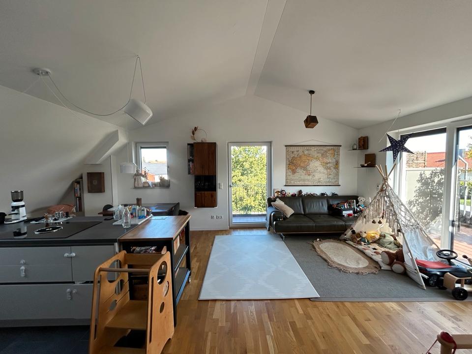 Thumbnail-Exklusive 4 Zimmer Dachgeschoss Wohnung am Wald