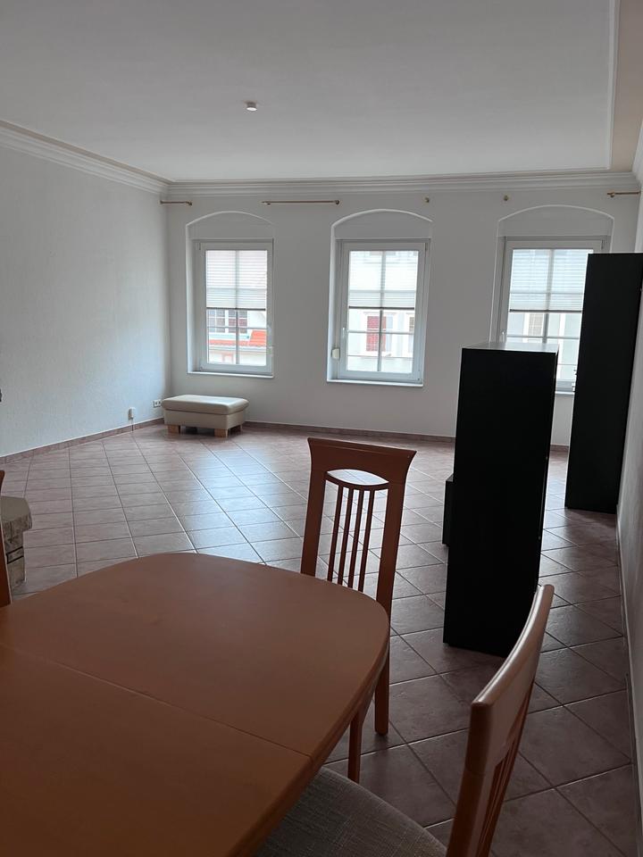 Thumbnail-Großzügige, helle 3-Raum Etagenwohnung im Zentrum von Döbeln