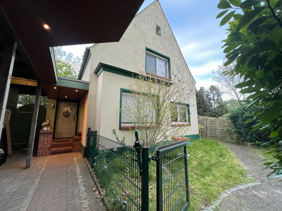 Thumbnail-EinZweifamilienhaus - Mit viel Platz - Attraktive Lage