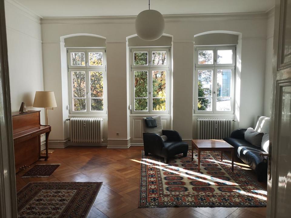 Thumbnail-Familienfreundliche Wohnung in Altbauvilla, teil-möbliert