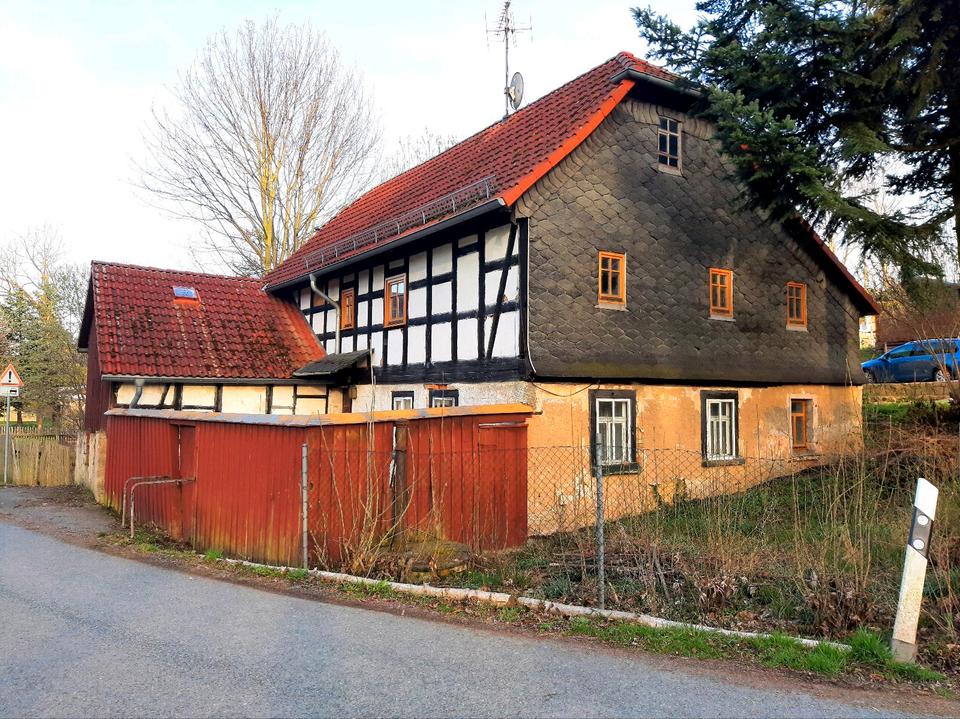Thumbnail-Einfamilienhaus mit Grundstüc -Unterkellert, Dachboden & Brunnen