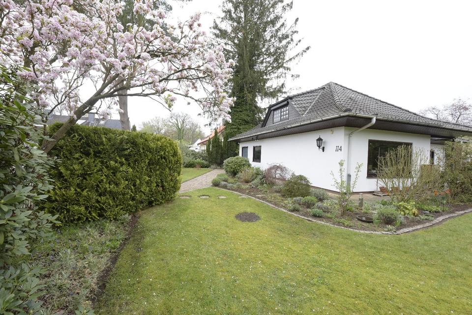 Thumbnail-Walmdach-Bungalow auf großzügigem Grundstück, ohne Provision