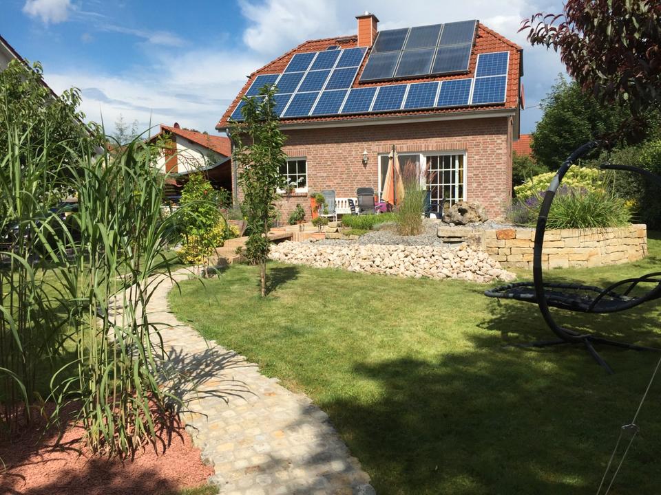 Thumbnail-Gepflegtes Einfamilienhaus; Photovoltaik, Wallbox, Sauna, Carport