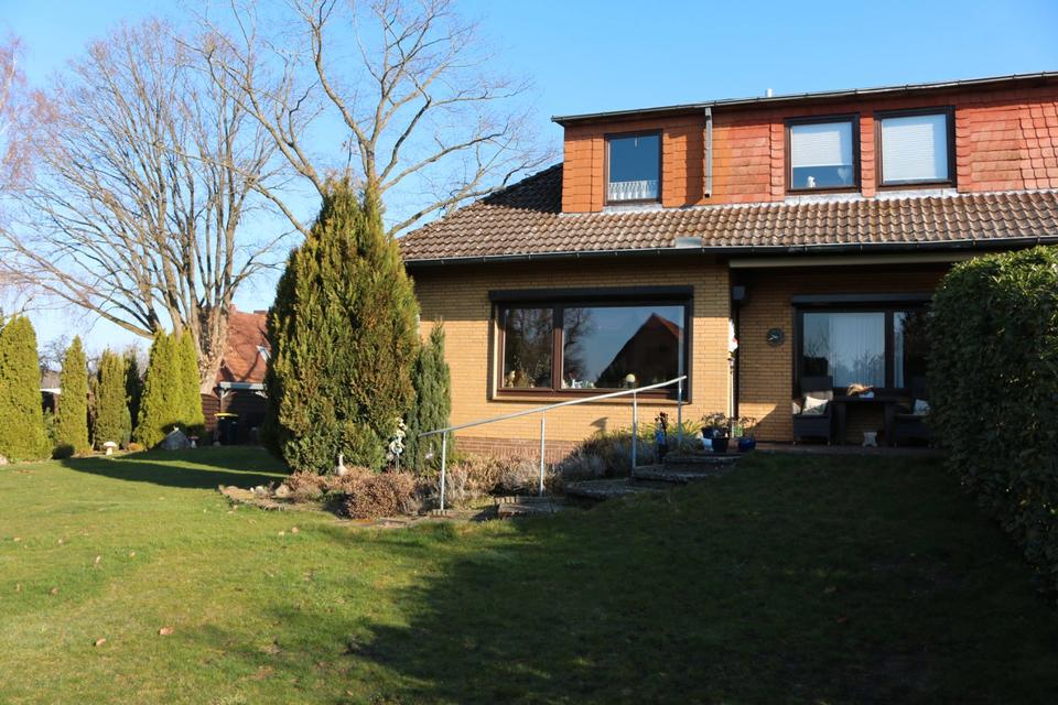 Thumbnail-Doppelhaushälfte mit Einliegerwohnung und schönem Garten