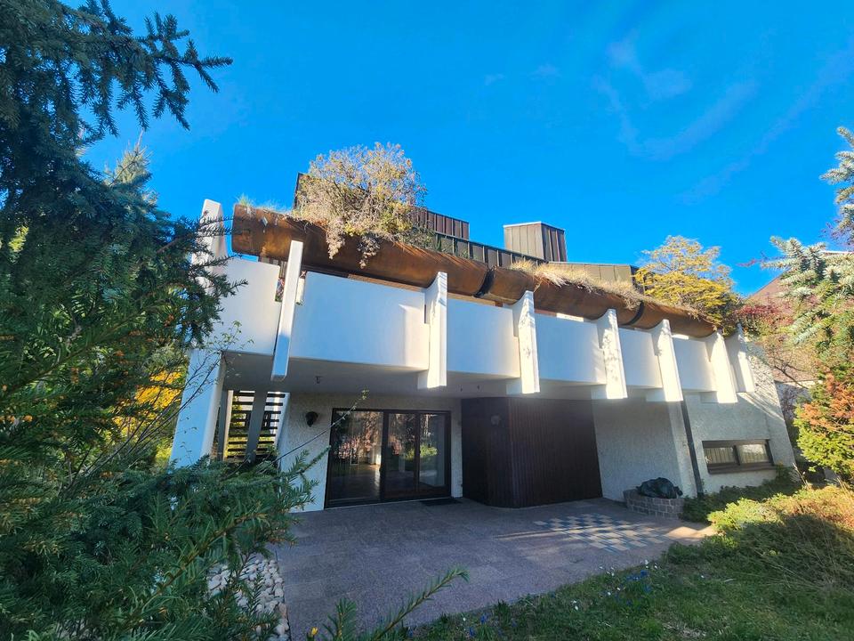 Thumbnail-Architektenhaus in Hanglage: viel Platz, Ruhe & Potential