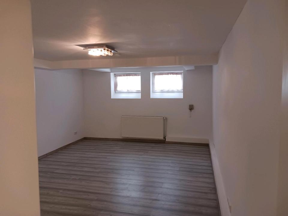 Thumbnail-Sanierte 2-Zimmer-Souterrainwohnung zur Miete