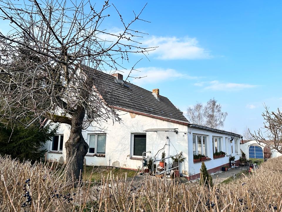 Thumbnail-Großes Grundstück mit Haus - ideal für Projekt oder Neubau