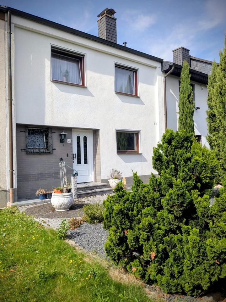 Thumbnail-Gepflegtes Einfamilienhaus mit Terrasse, Garten und Garage