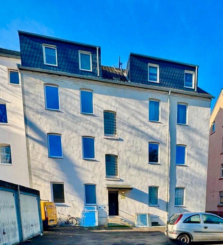 Thumbnail-Frisch renovierte 2 Zimmer Wohnung mit Garage