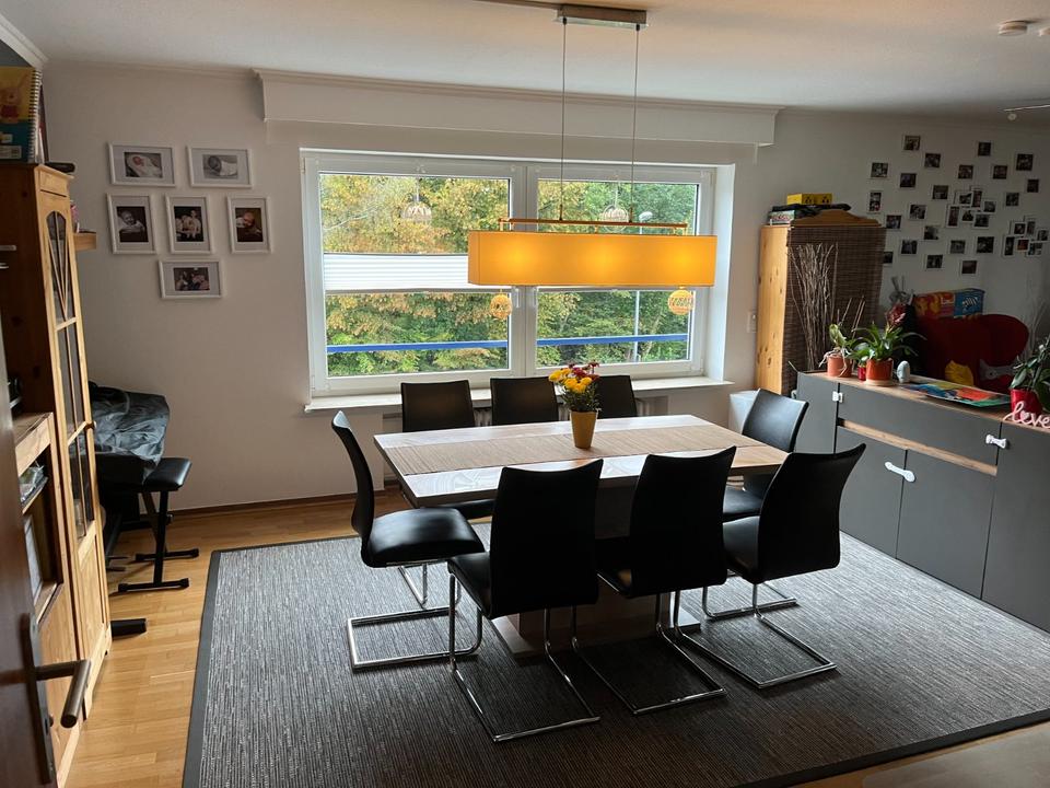 Thumbnail-Ruhige großzügige zentral gelegene Wohnung mit Balkon und Garage