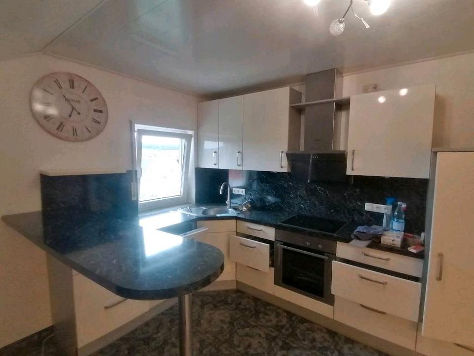Thumbnail-Geräumige 3 Zimmer DG Wohnung