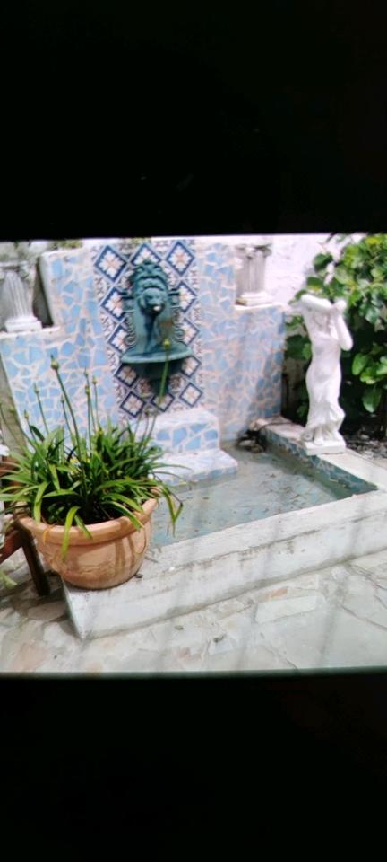 Thumbnail-Attraktive Doppelhaushälfte mit Pool und großem Garten