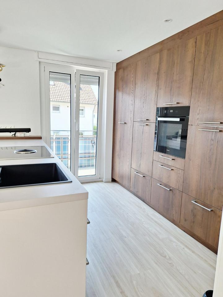 Thumbnail-Kernsanierte-4 Zimmerwohnung in OG- Ost-sehr gute Lage-Maklerfrei